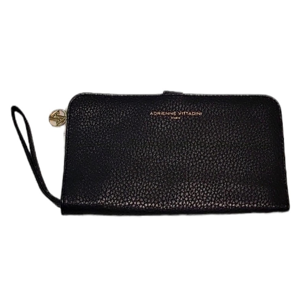 Adrienne Vittadini wristlet clutch